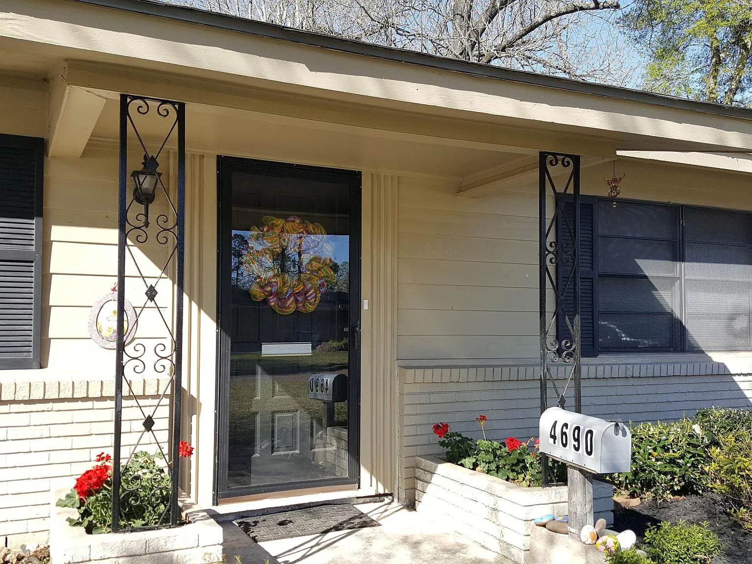 4 bed, 2224 sqft, $2,100 — Photo 4