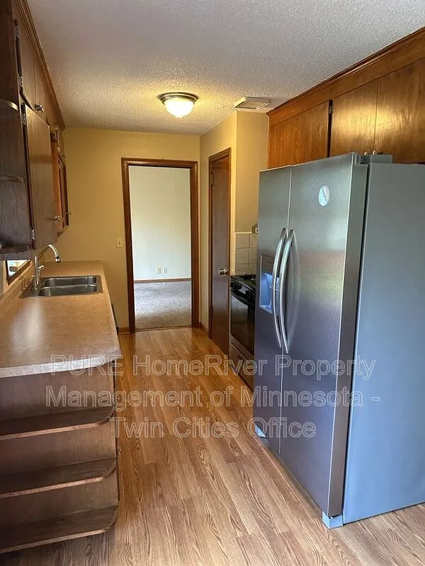 4 bed, 2.0 bath, 2056 sqft, $2,875 — Photo 4