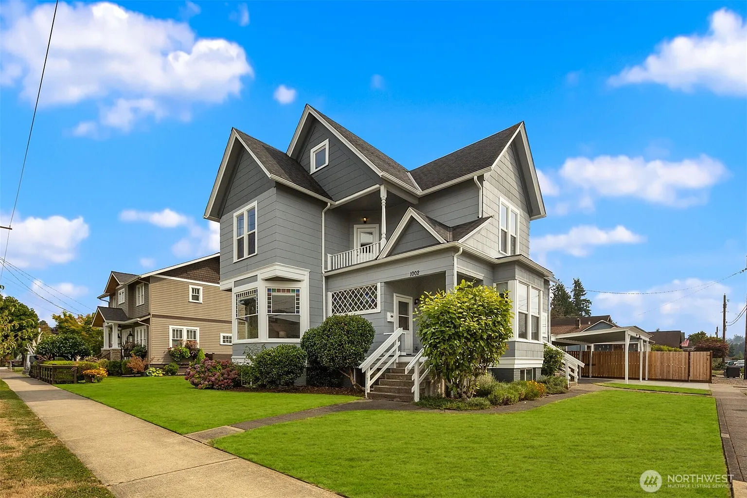 1002 Thompson Street photo 1