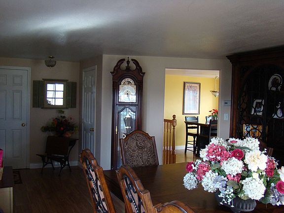 Formal Dining Room/Living Room