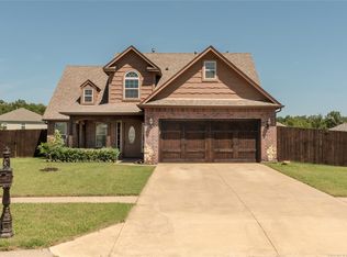 1317 W Burnham Ave, Sapulpa, OK 74066
