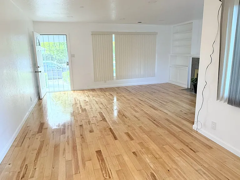 3873 Stanford Way — Photo 5
