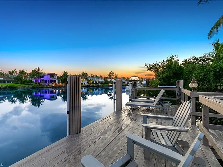 1060 Galleon Dr — Photo 1