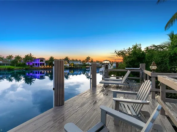 1060 Galleon Dr, Naples, FL 34102