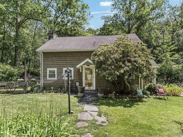 202 Canopus Hollow Road, Putnam Valley, NY 10579