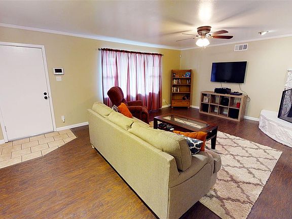 4th image of 114 W Saint Anne Pl