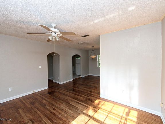 3rd image of 4314 Pinewood Ave