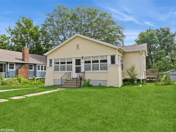 737 38th St, Des Moines, IA 50312