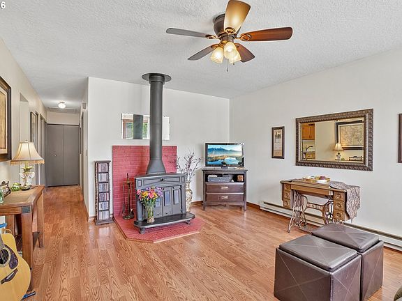 5th image of 9934 N Central St