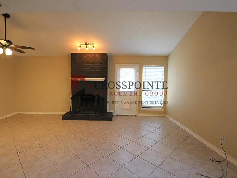 5875 Creekside Cir — Photo 9