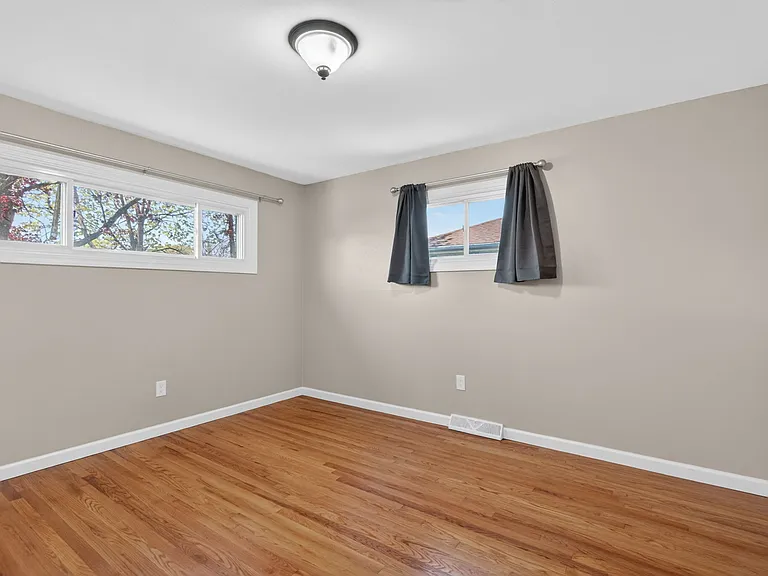 614 Park Ave — Photo 26