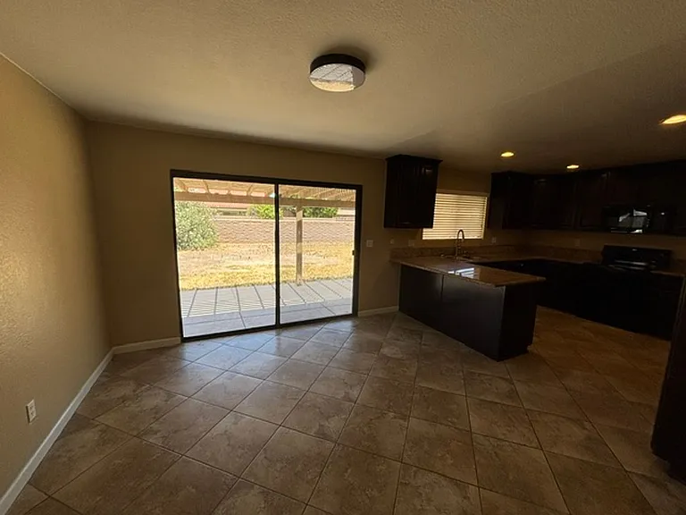 299 W Duarte St — Photo 3