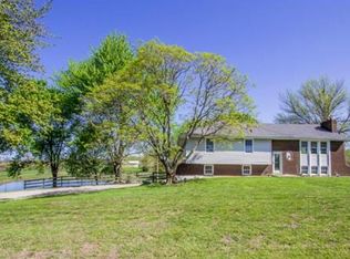 30220 NE 162nd St, Excelsior Springs, MO 64024