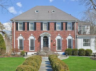 81 Oxford Road, New Rochelle, NY 10804