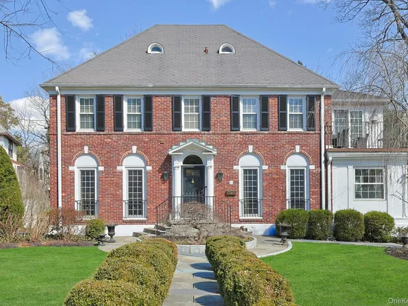 81 Oxford Road, New Rochelle, NY 10804