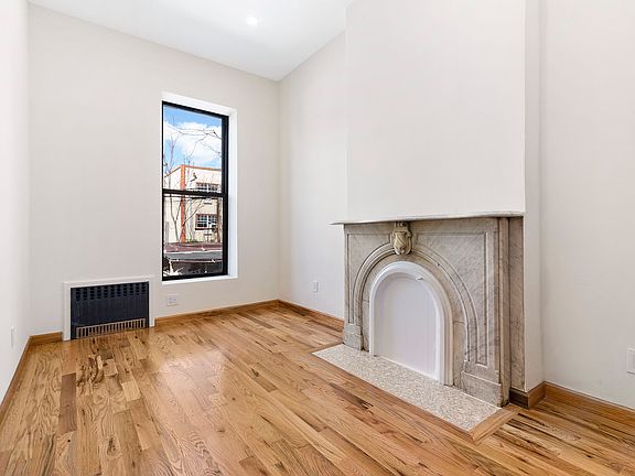 4th image of 247 Putnam Ave #1