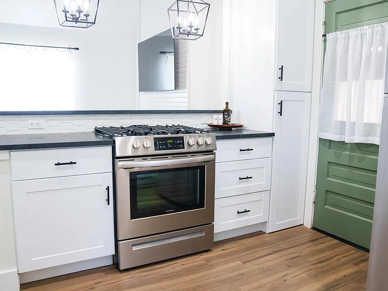 Slide in gas stove
