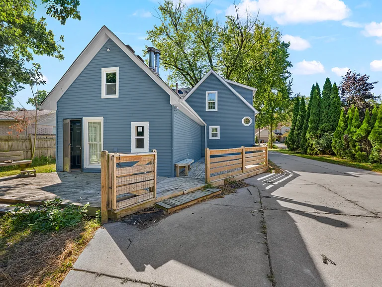 34080 Orangelawn St — Photo 3
