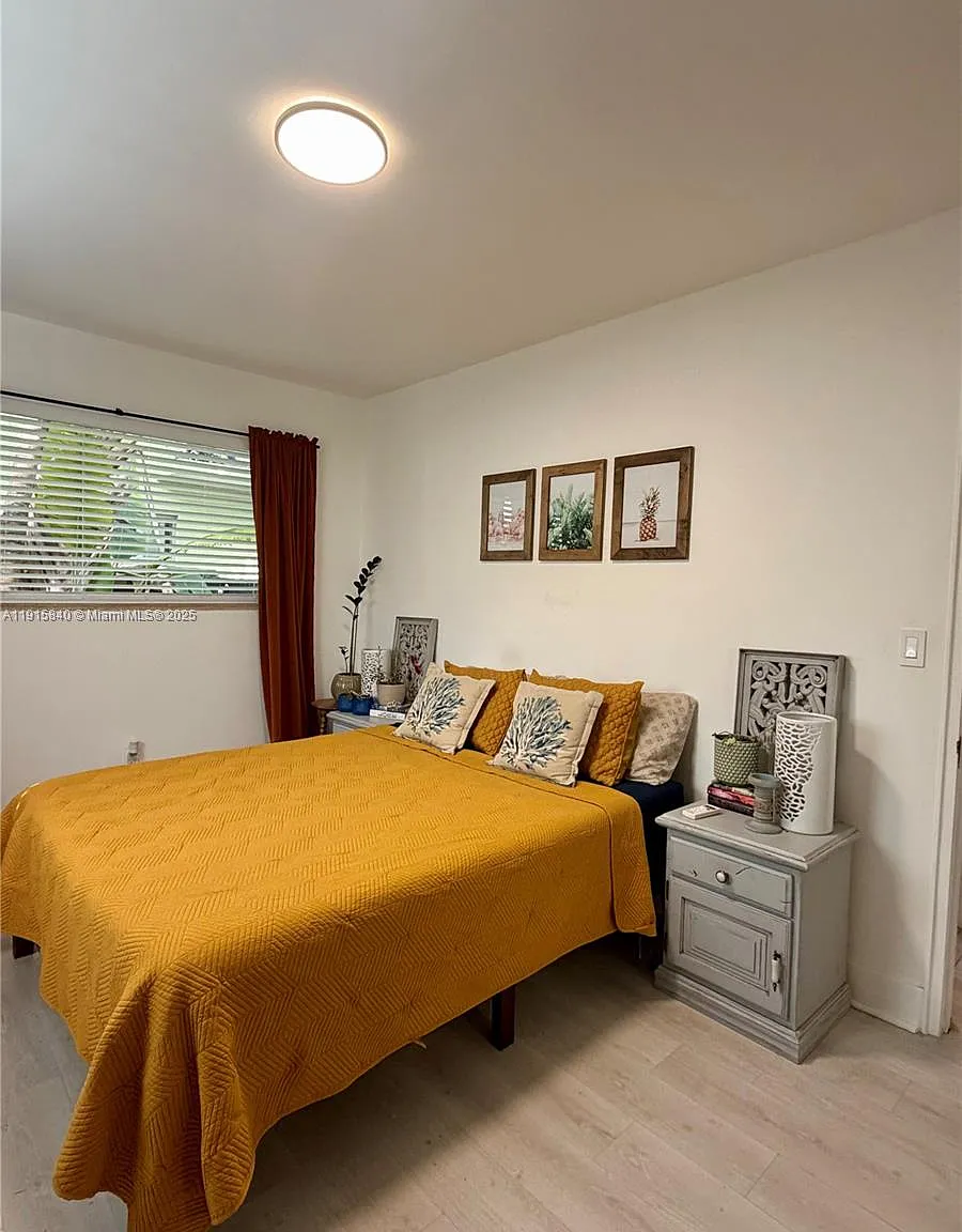 2 bed, 1.0 bath, $2,300 — Photo 4