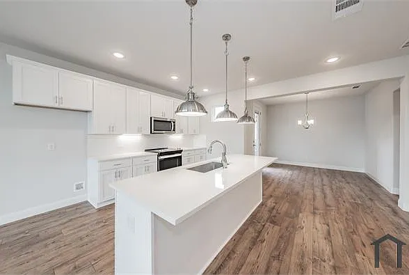 9600 Landing Way #2 — Photo 8