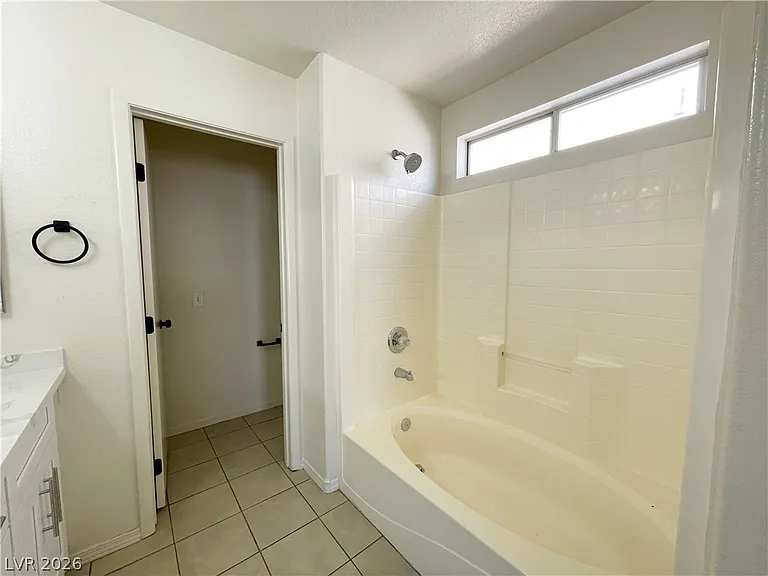 1018 Cliffbrook Hedge Ave — Photo 20