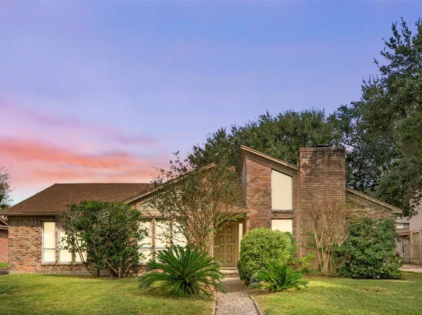 14915 Sun Harbor Dr, Houston, TX 77062