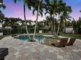 10614 SW 17th Pl, Davie, FL 33324