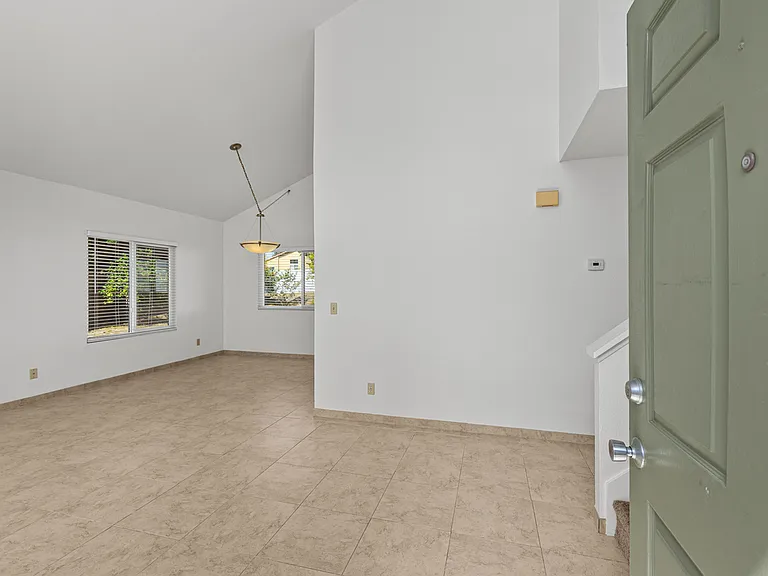 683 Wolf Point Ct — Photo 2