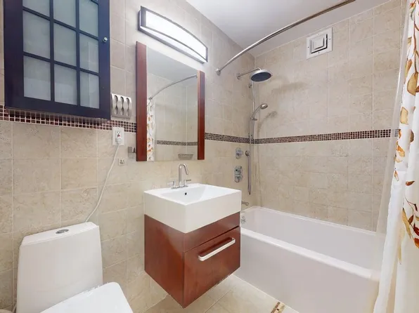 118-17 Union Turnpike image 36 of 49