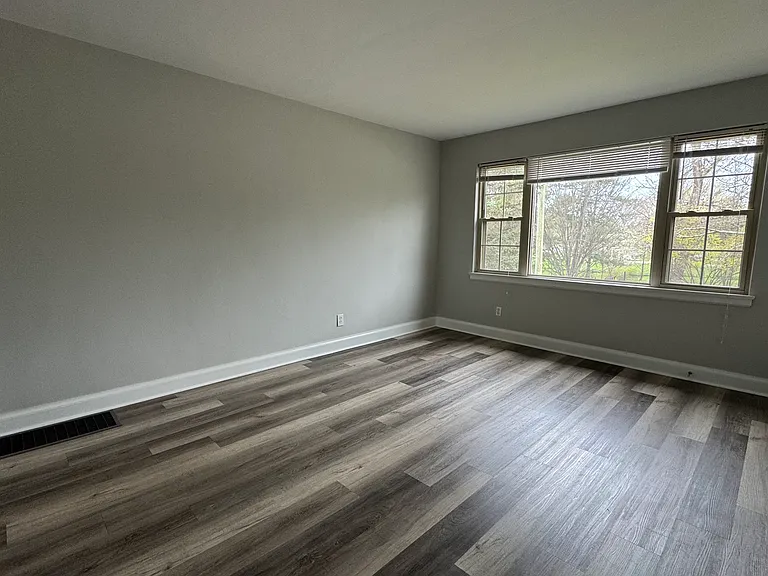2464 Grinstead Dr #1 — Photo 8