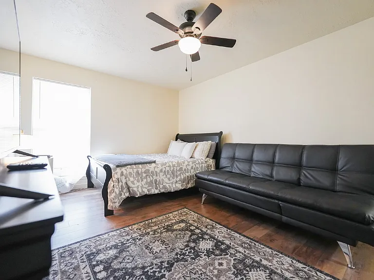 1604 N Municipal Dr #2 — Photo 2