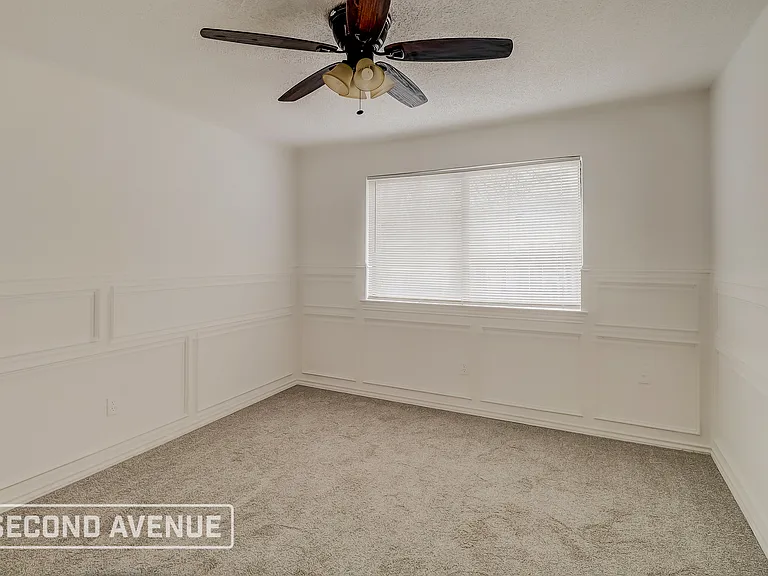 8802 Briarwood Dr — Photo 16