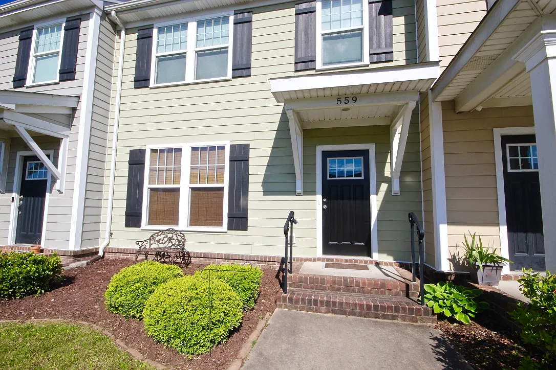 559 Mill Creek Pkwy - - — Photo 3