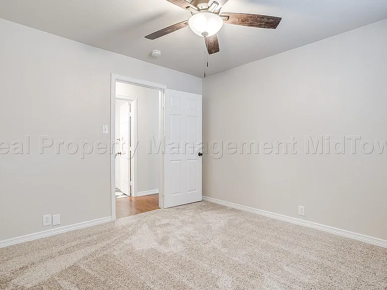 1813 Thomas Pl — Photo 27