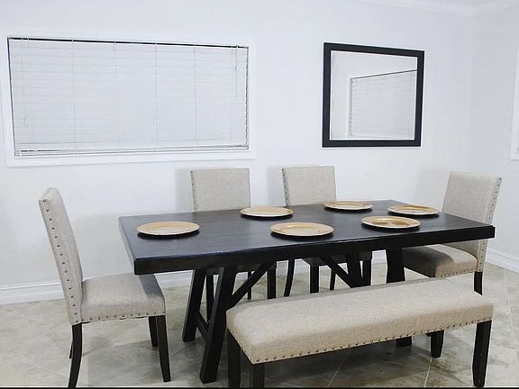 4th image of 6424 Santa Monica Dr #A
