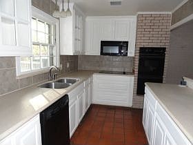 5th image of 1803 Montrose Dr