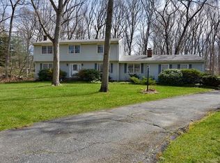 3 Dewal Ct, Norwalk, CT 06851