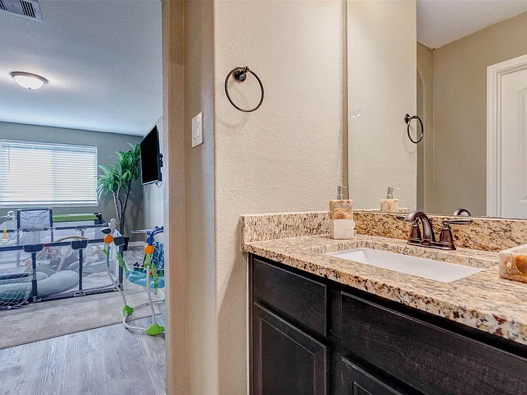 22127 Roxanne Field Ln — Photo 29