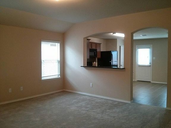 4th image of 1121 Monaco Dr