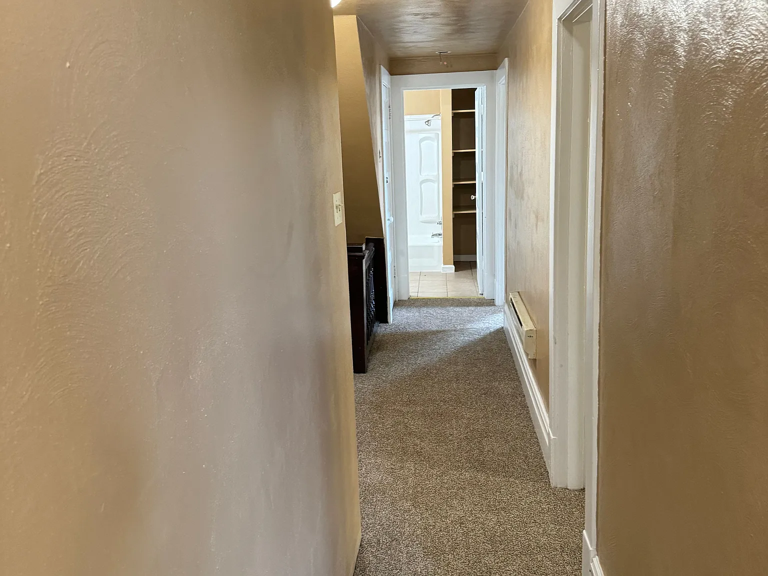2 bed, 1.0 bath, 925 sqft, $900 — Photo 3