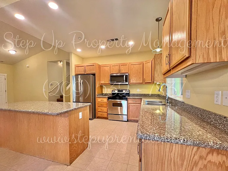 18 Cottage Ct — Photo 5