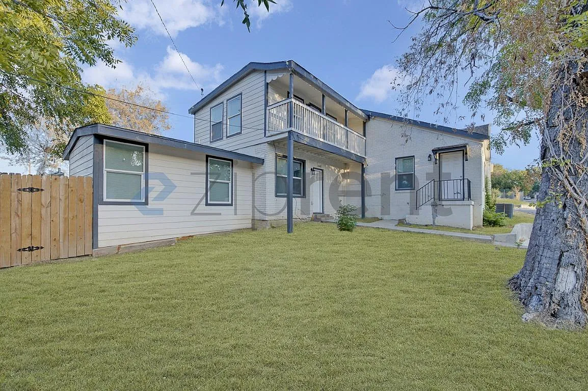 3 bed, 1346 sqft, $1,800 — Photo 2