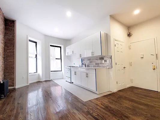 Rented by Rentall Group Inc | media 4