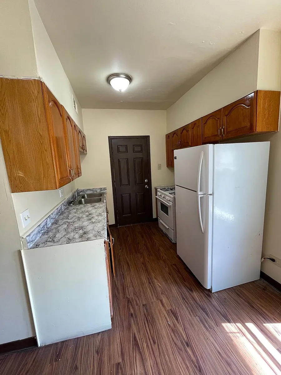 Building Photo - 7955 S Drexel Ave #2
