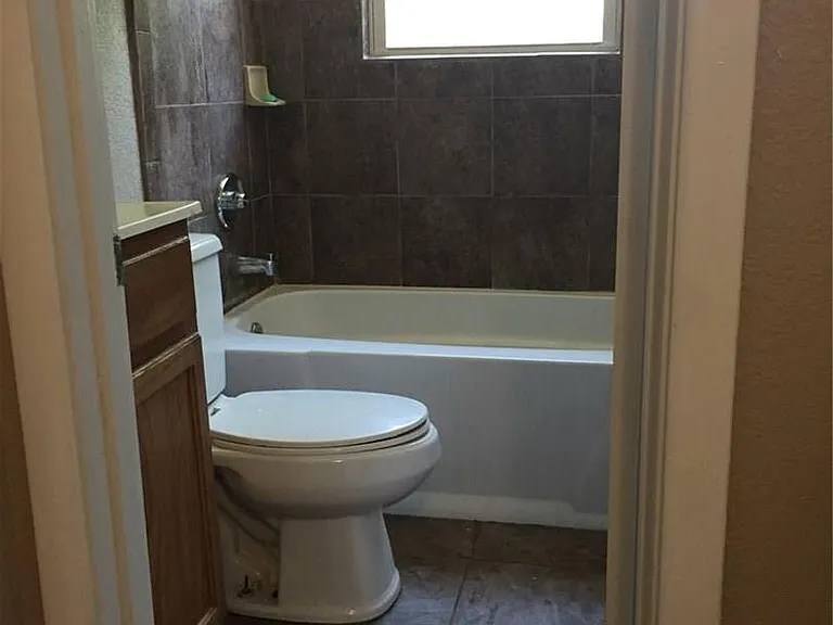 216 Elm St — Photo 15