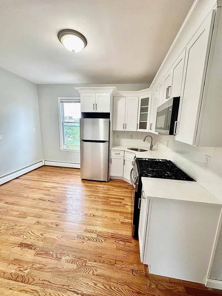 Building Photo - 5 Buckley Ave #1