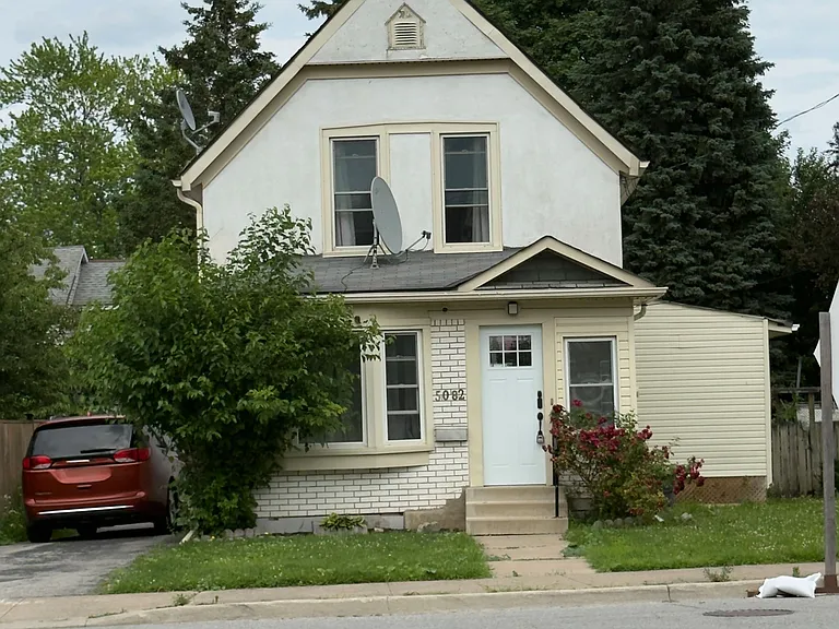 5082 Saint Lawrence Ave — Photo 1