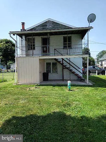122 Commercial Ave #B Photo 1