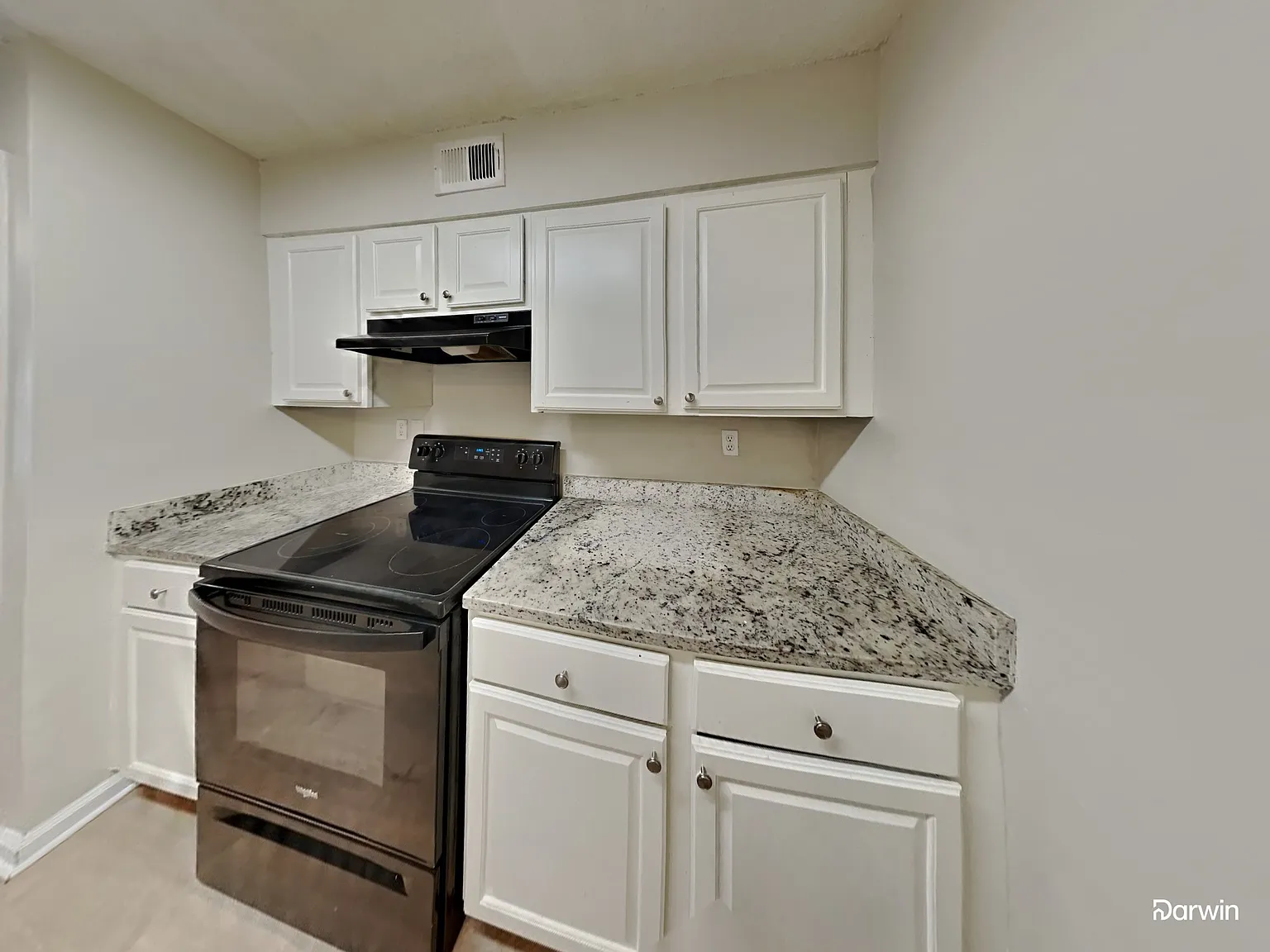 3 bed, 1.5 bath, 1336 sqft, $1,425 — Photo 2