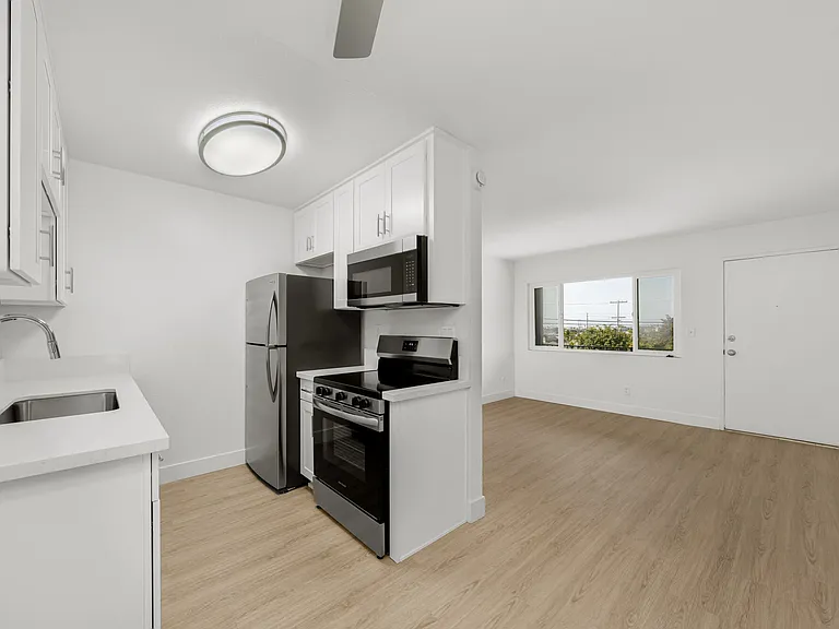 Granada Terrace Apartments — Photo 9